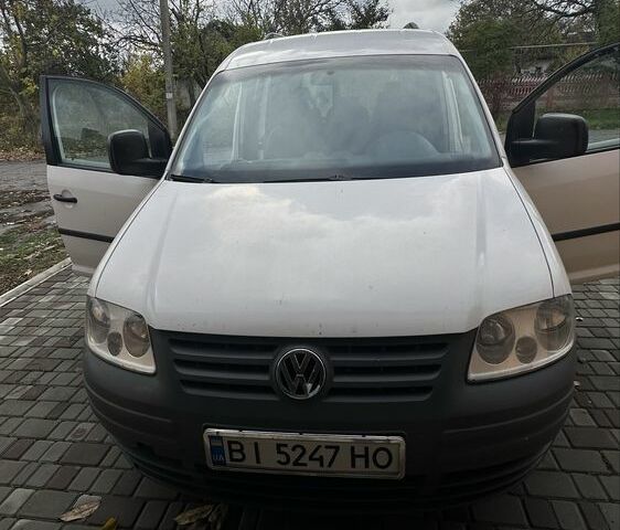 Белый Фольксваген Кадди, объемом двигателя 1.9 л и пробегом 207 тыс. км за 5500 $, фото 1 на Automoto.ua