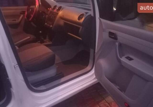 Белый Фольксваген Кадди, объемом двигателя 1.9 л и пробегом 320 тыс. км за 5200 $, фото 13 на Automoto.ua