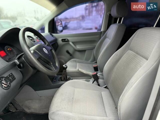 Белый Фольксваген Кадди, объемом двигателя 1.9 л и пробегом 346 тыс. км за 5200 $, фото 17 на Automoto.ua