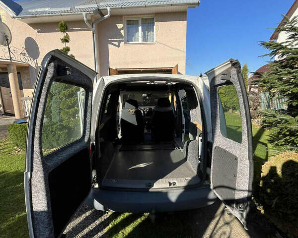 Белый Фольксваген Кадди, объемом двигателя 1.4 л и пробегом 204 тыс. км за 5400 $, фото 8 на Automoto.ua