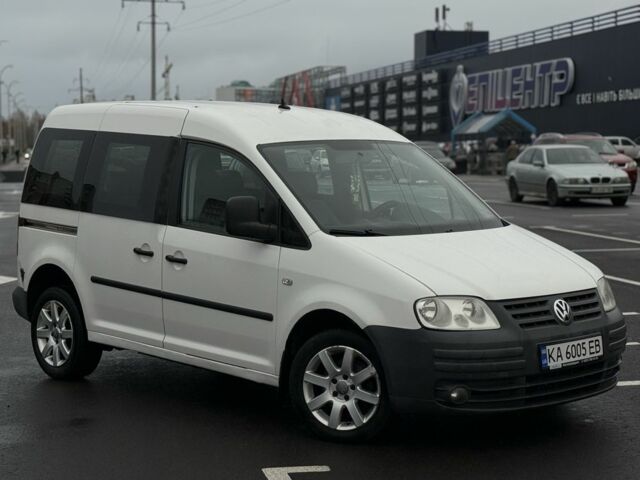 Белый Фольксваген Кадди, объемом двигателя 2 л и пробегом 300 тыс. км за 4950 $, фото 3 на Automoto.ua
