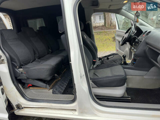 Белый Фольксваген Кадди, объемом двигателя 1.97 л и пробегом 356 тыс. км за 4150 $, фото 21 на Automoto.ua