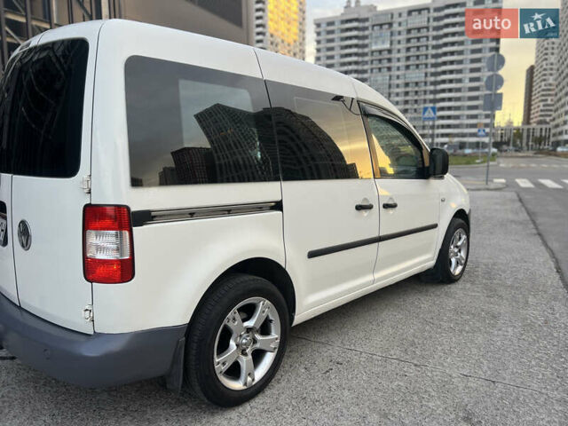 Белый Фольксваген Кадди, объемом двигателя 2 л и пробегом 225 тыс. км за 4950 $, фото 21 на Automoto.ua