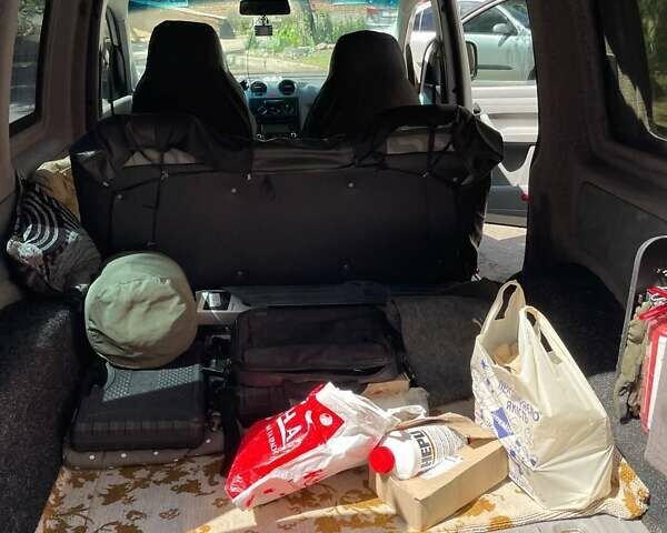 Белый Фольксваген Кадди, объемом двигателя 1.9 л и пробегом 220 тыс. км за 6500 $, фото 3 на Automoto.ua