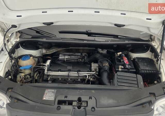 Белый Фольксваген Кадди, объемом двигателя 1.97 л и пробегом 245 тыс. км за 4900 $, фото 19 на Automoto.ua