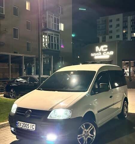 Белый Фольксваген Кадди, объемом двигателя 1.9 л и пробегом 233 тыс. км за 5999 $, фото 1 на Automoto.ua