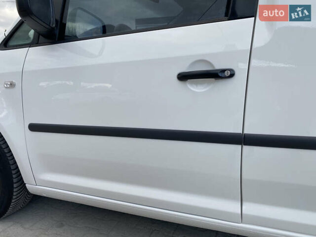 Білий Фольксваген Кадді, об'ємом двигуна 1.9 л та пробігом 245 тис. км за 5800 $, фото 7 на Automoto.ua