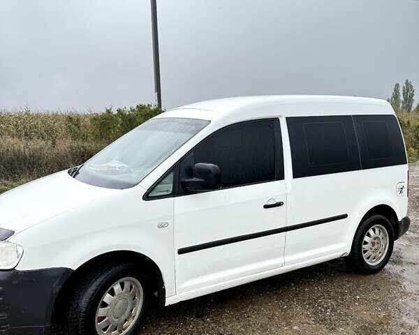 Белый Фольксваген Кадди, объемом двигателя 1.97 л и пробегом 343 тыс. км за 5000 $, фото 6 на Automoto.ua