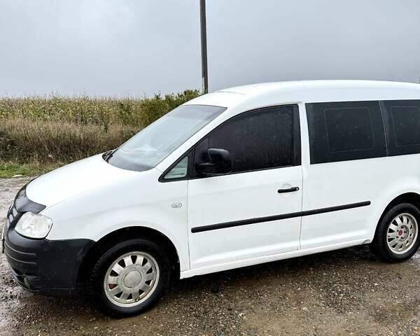 Белый Фольксваген Кадди, объемом двигателя 1.97 л и пробегом 343 тыс. км за 5000 $, фото 7 на Automoto.ua