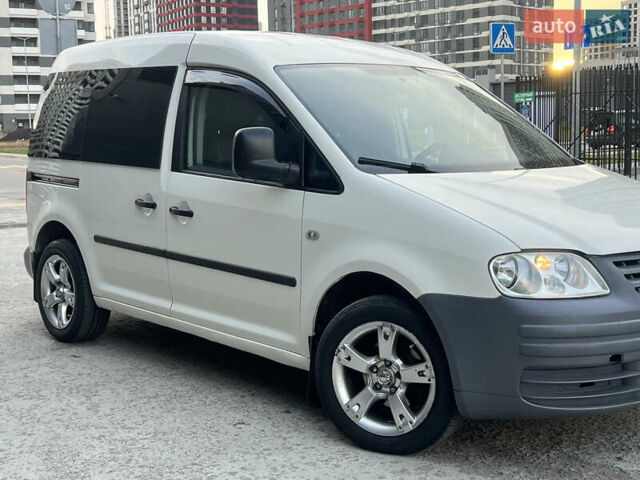 Белый Фольксваген Кадди, объемом двигателя 2 л и пробегом 225 тыс. км за 4950 $, фото 5 на Automoto.ua