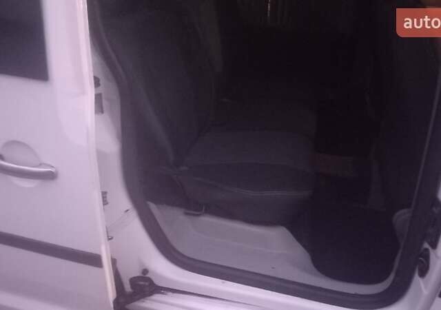 Белый Фольксваген Кадди, объемом двигателя 1.9 л и пробегом 320 тыс. км за 5200 $, фото 14 на Automoto.ua