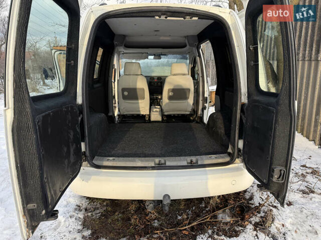 Белый Фольксваген Кадди, объемом двигателя 0 л и пробегом 290 тыс. км за 3800 $, фото 6 на Automoto.ua