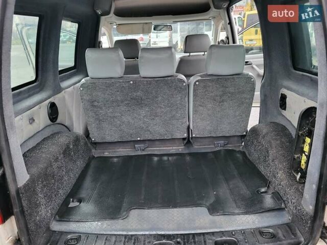 Белый Фольксваген Кадди, объемом двигателя 1.9 л и пробегом 226 тыс. км за 6600 $, фото 75 на Automoto.ua