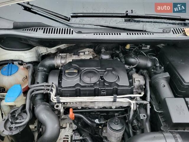 Белый Фольксваген Кадди, объемом двигателя 1.9 л и пробегом 226 тыс. км за 6600 $, фото 95 на Automoto.ua