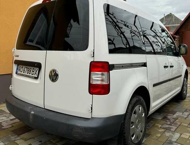 Белый Фольксваген Кадди, объемом двигателя 2 л и пробегом 265 тыс. км за 5800 $, фото 2 на Automoto.ua