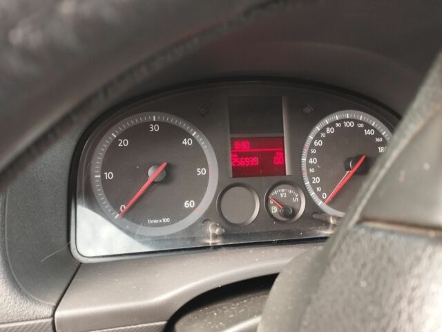 Белый Фольксваген Кадди, объемом двигателя 2 л и пробегом 257 тыс. км за 4500 $, фото 9 на Automoto.ua