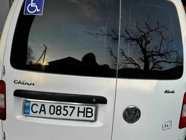 Белый Фольксваген Кадди, объемом двигателя 2 л и пробегом 360 тыс. км за 4500 $, фото 1 на Automoto.ua