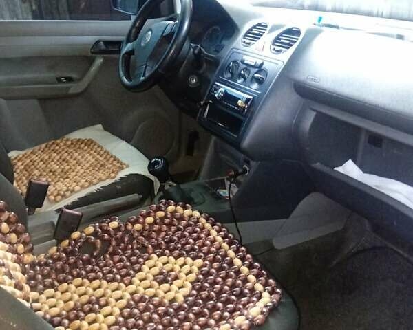 Белый Фольксваген Кадди, объемом двигателя 2 л и пробегом 330 тыс. км за 4700 $, фото 6 на Automoto.ua