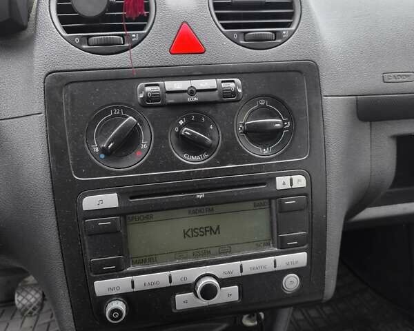 Белый Фольксваген Кадди, объемом двигателя 1.98 л и пробегом 332 тыс. км за 4000 $, фото 8 на Automoto.ua