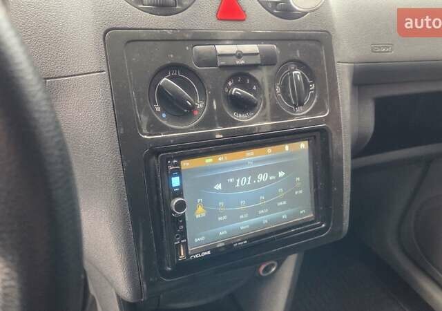 Белый Фольксваген Кадди, объемом двигателя 1.97 л и пробегом 245 тыс. км за 4900 $, фото 17 на Automoto.ua