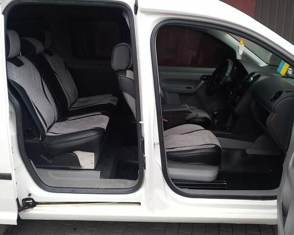 Белый Фольксваген Кадди, объемом двигателя 1.9 л и пробегом 322 тыс. км за 5600 $, фото 5 на Automoto.ua