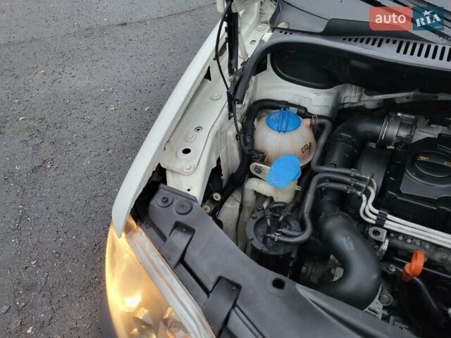 Белый Фольксваген Кадди, объемом двигателя 1.9 л и пробегом 226 тыс. км за 6600 $, фото 96 на Automoto.ua