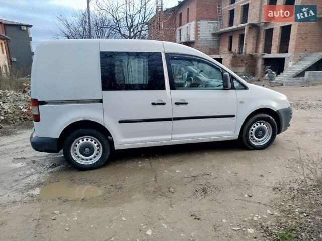Белый Фольксваген Кадди, объемом двигателя 1.9 л и пробегом 320 тыс. км за 5555 $, фото 3 на Automoto.ua