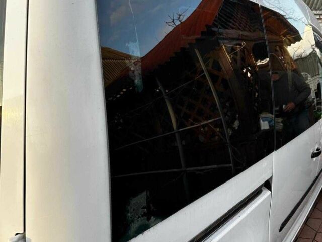 Белый Фольксваген Кадди, объемом двигателя 2 л и пробегом 360 тыс. км за 4500 $, фото 6 на Automoto.ua