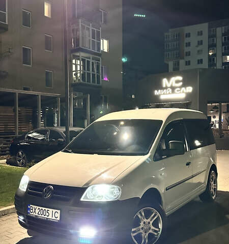 Белый Фольксваген Кадди, объемом двигателя 1.9 л и пробегом 233 тыс. км за 5999 $, фото 4 на Automoto.ua