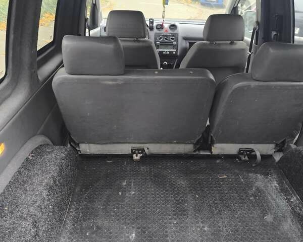 Белый Фольксваген Кадди, объемом двигателя 1.98 л и пробегом 332 тыс. км за 4000 $, фото 5 на Automoto.ua