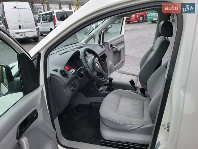 Белый Фольксваген Кадди, объемом двигателя 1.9 л и пробегом 226 тыс. км за 6600 $, фото 63 на Automoto.ua