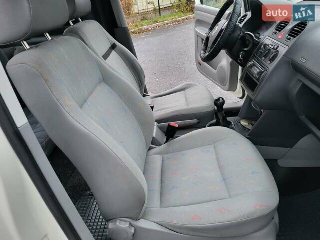 Белый Фольксваген Кадди, объемом двигателя 1.9 л и пробегом 226 тыс. км за 6600 $, фото 76 на Automoto.ua