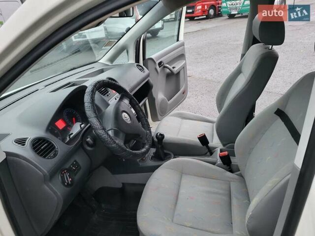 Белый Фольксваген Кадди, объемом двигателя 1.9 л и пробегом 226 тыс. км за 6600 $, фото 64 на Automoto.ua