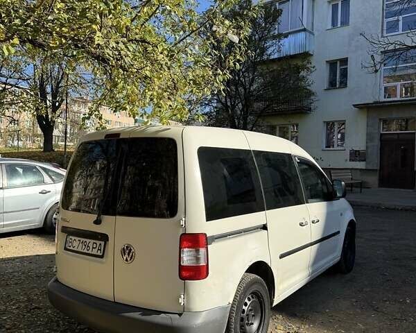 Белый Фольксваген Кадди, объемом двигателя 2 л и пробегом 400 тыс. км за 3800 $, фото 3 на Automoto.ua