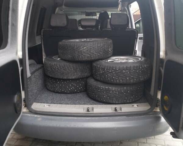 Белый Фольксваген Кадди, объемом двигателя 1.9 л и пробегом 322 тыс. км за 5600 $, фото 6 на Automoto.ua