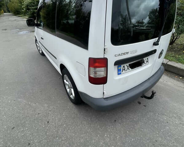Белый Фольксваген Кадди, объемом двигателя 1.9 л и пробегом 300 тыс. км за 6200 $, фото 1 на Automoto.ua