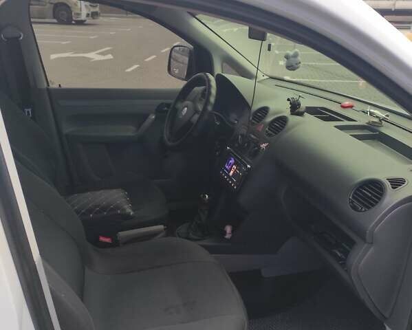 Білий Фольксваген Кадді, об'ємом двигуна 2 л та пробігом 335 тис. км за 6900 $, фото 21 на Automoto.ua