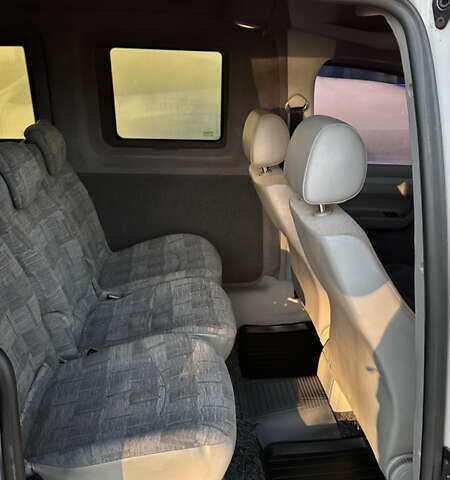 Белый Фольксваген Кадди, объемом двигателя 1.9 л и пробегом 233 тыс. км за 5999 $, фото 21 на Automoto.ua