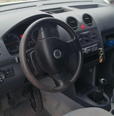 Белый Фольксваген Кадди, объемом двигателя 1 л и пробегом 140 тыс. км за 7100 $, фото 4 на Automoto.ua