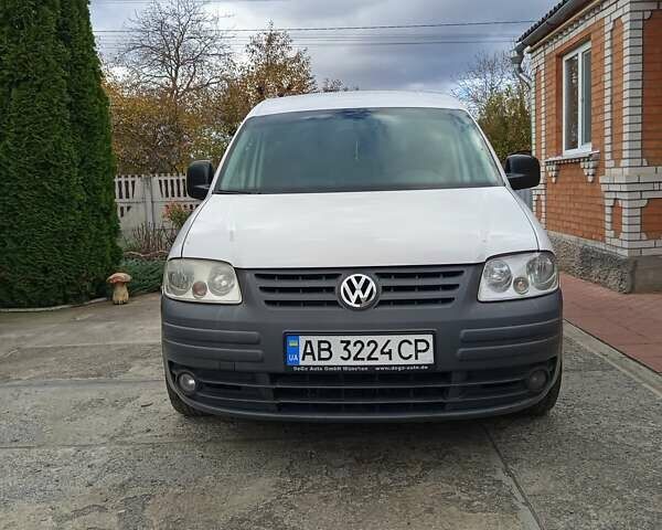 Белый Фольксваген Кадди, объемом двигателя 2 л и пробегом 220 тыс. км за 6200 $, фото 1 на Automoto.ua