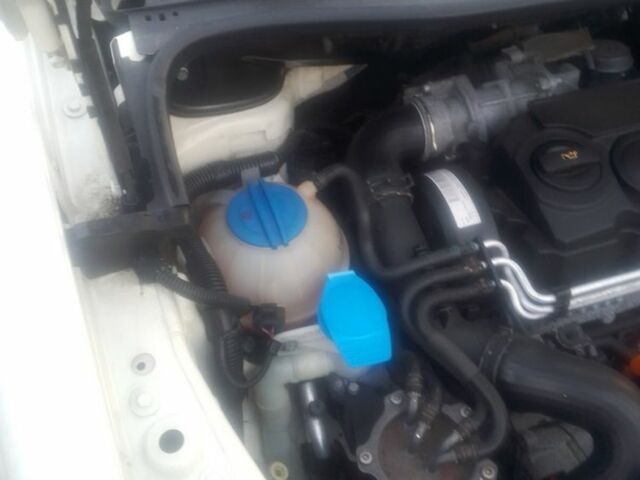 Білий Фольксваген Кадді, об'ємом двигуна 1.9 л та пробігом 237 тис. км за 6100 $, фото 13 на Automoto.ua