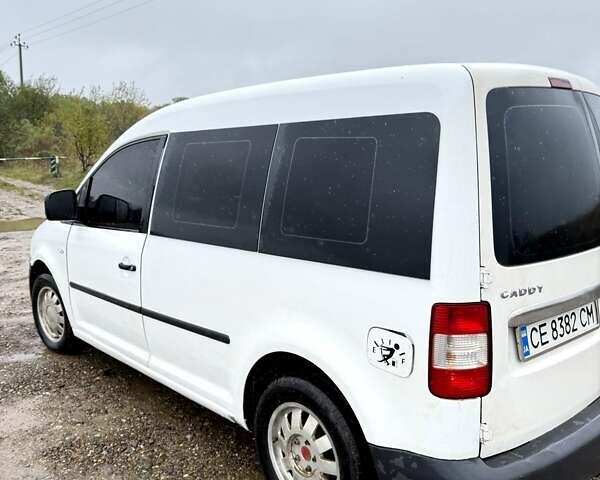 Белый Фольксваген Кадди, объемом двигателя 1.97 л и пробегом 343 тыс. км за 5000 $, фото 2 на Automoto.ua