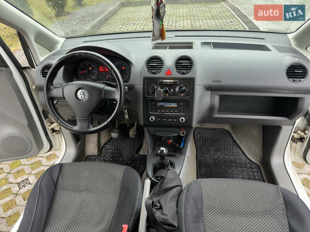 Белый Фольксваген Кадди, объемом двигателя 1.97 л и пробегом 356 тыс. км за 4150 $, фото 14 на Automoto.ua
