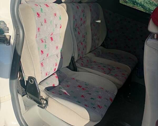 Белый Фольксваген Кадди, объемом двигателя 1.97 л и пробегом 159 тыс. км за 6000 $, фото 10 на Automoto.ua