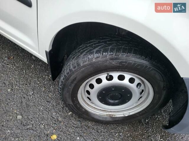 Белый Фольксваген Кадди, объемом двигателя 1.9 л и пробегом 226 тыс. км за 6600 $, фото 46 на Automoto.ua