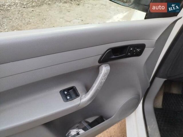 Белый Фольксваген Кадди, объемом двигателя 1.9 л и пробегом 320 тыс. км за 5555 $, фото 11 на Automoto.ua