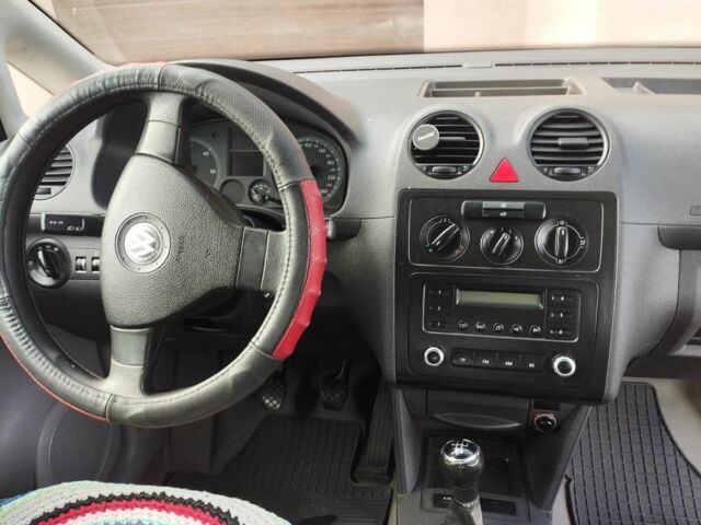 Белый Фольксваген Кадди, объемом двигателя 2 л и пробегом 257 тыс. км за 4500 $, фото 7 на Automoto.ua