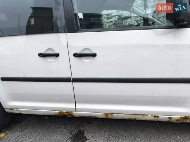 Белый Фольксваген Кадди, объемом двигателя 1.98 л и пробегом 332 тыс. км за 4000 $, фото 3 на Automoto.ua