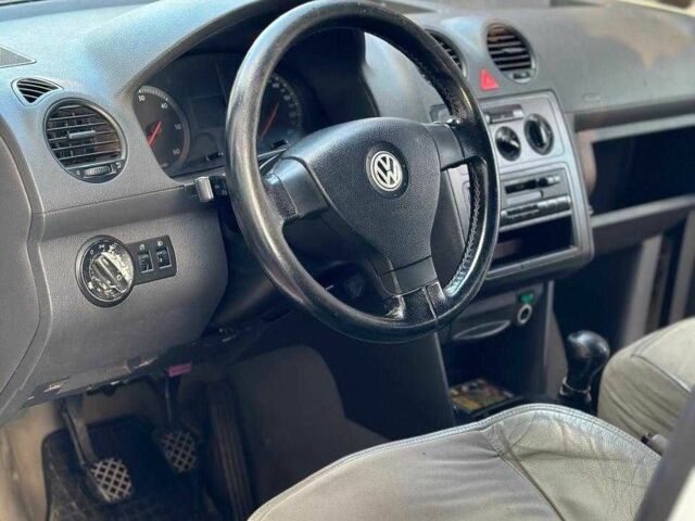 Белый Фольксваген Кадди, объемом двигателя 2 л и пробегом 360 тыс. км за 4500 $, фото 3 на Automoto.ua