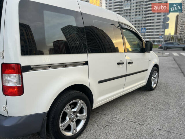Белый Фольксваген Кадди, объемом двигателя 2 л и пробегом 225 тыс. км за 4950 $, фото 20 на Automoto.ua